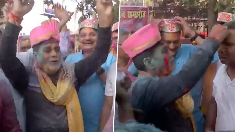 Happy Holi 2026: पटना के गांधी मैदान में मंत्री रामकृपाल यादव का देसी अंदाज, ढोल की थाप पर समर्थकों के साथ जमकर थिरके; देखें VIDEO