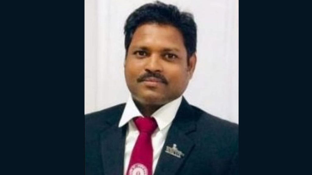  सेंट्रल रेलवे के मुंबई मंडल के टीटीई  मोहम्मद शम्स ने रचा इतिहास, बिना टिकट यात्रियों से वसूला ₹1 करोड़ का जुर्माना 