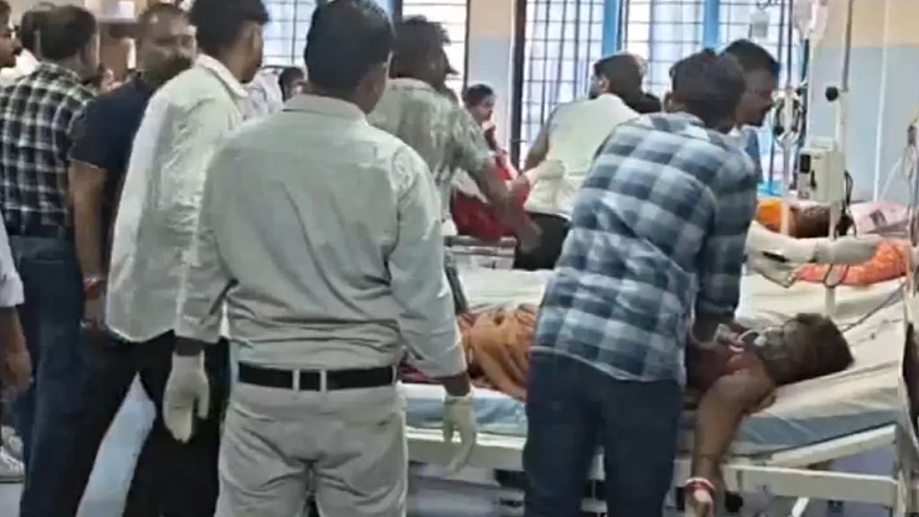 बिहार के नालंदा में शीतला माता मंदिर में पूजा के दौरान भगदड़, 8 श्रद्धालुओं की मौत, कई घायल; प्रत्यक्षदर्शियों से जानें भगदड़ क्यों मची; VIDEO 