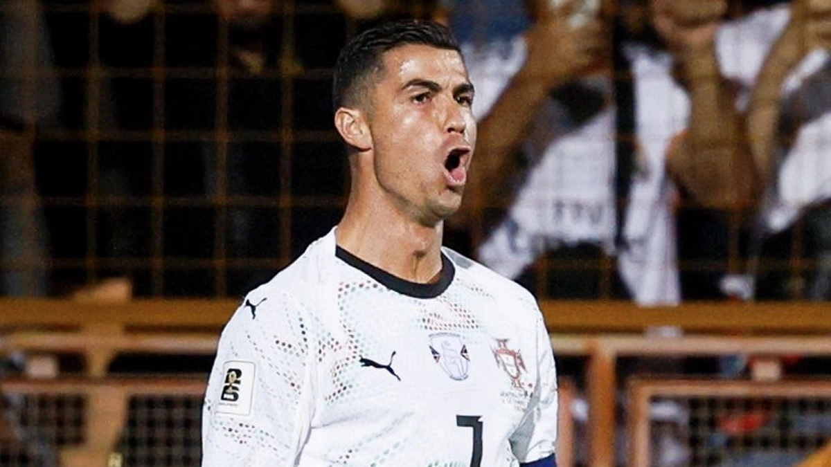 Cristiano Ronaldo Record: 1000 गोल के करीब पहुंचने के बावजूद रिकॉर्ड के पीछे नहीं भाग रहे क्रिस्टियानो रोनाल्डो, कोच रॉबर्टो मार्टिनेज का बड़ा बयान Cristiano Ronaldo Record: 1000 गोल के करीब पहुंचने के बावजूद रिकॉर्ड के पीछे नहीं भाग रहे क्रिस्टियानो रोनाल्डो, कोच रॉबर्टो मार्टिनेज का बड़ा बयान