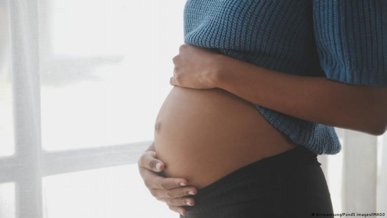 क्या पितृत्व अवकाश से भारत में बदलेंगी पैरेंटिंग से जुड़ी लैंगिक अपेक्षाएं?