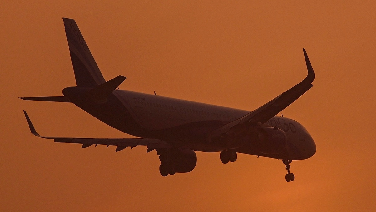 Israel-Iran War: मिडिल ईस्ट संकट के बीच उड़ानें रद्द होने पर एयरलाइंस दे रही हैं रिफंड और रीबुकिंग की सुविधा; जानें अपने अधिकार