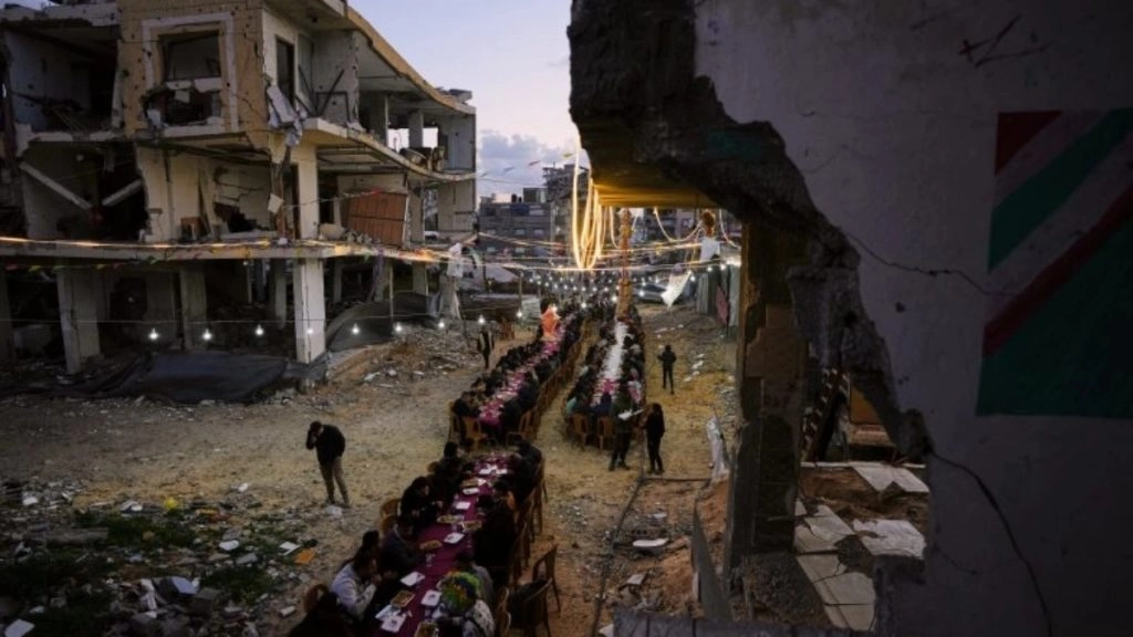 Israel-Iran War: ईरान के साथ बढ़ते संघर्ष में 4 अमेरिकी सैनिकों की मौत; तेहरान ने खाड़ी देशों में अमेरिकी सैन्य ठिकानों को बनाया निशाना