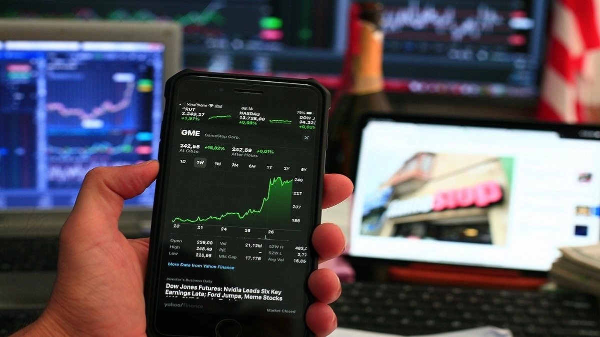 Stocks To Buy or Sell Today, March 20, 2026: TCS, HDFC Bank और NTPC समेत इन 5 शेयरों पर रहेगी निवेशकों की नजर; जानें आज बाजार में हलचल की मुख्य वजहें