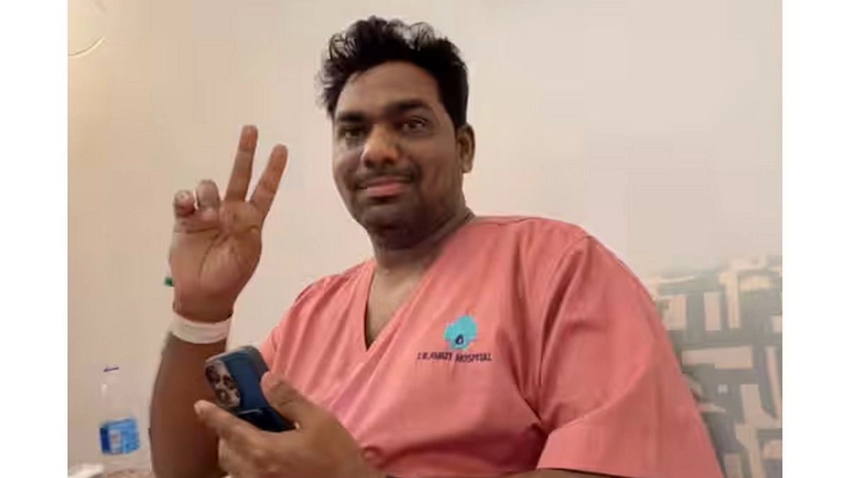 Zakir Khan Hospitalised: स्टैंड-अप कॉमेडियन जाकिर खान अस्पताल में भर्ती: भाई द्वारा साझा किया गया वीडियो वायरल, ईद से पहले फैंस मांग रहे दुआएं