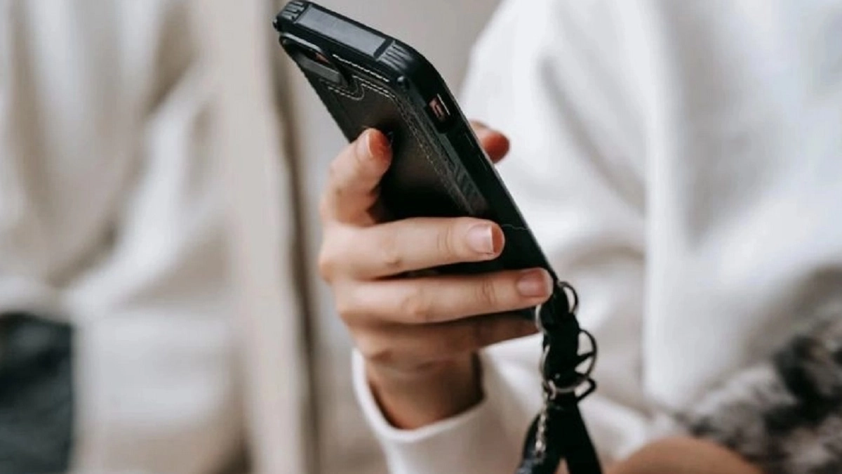 Dombivli Shocker: ठाणे के डोंबिवली में स्कूल ट्रस्टी के बेटे पर महिला शिक्षिका को अश्लील मैसेज भेजने और Sex संबंधी मांग का आरोप, पुलिस ने किया गिरफ्तार