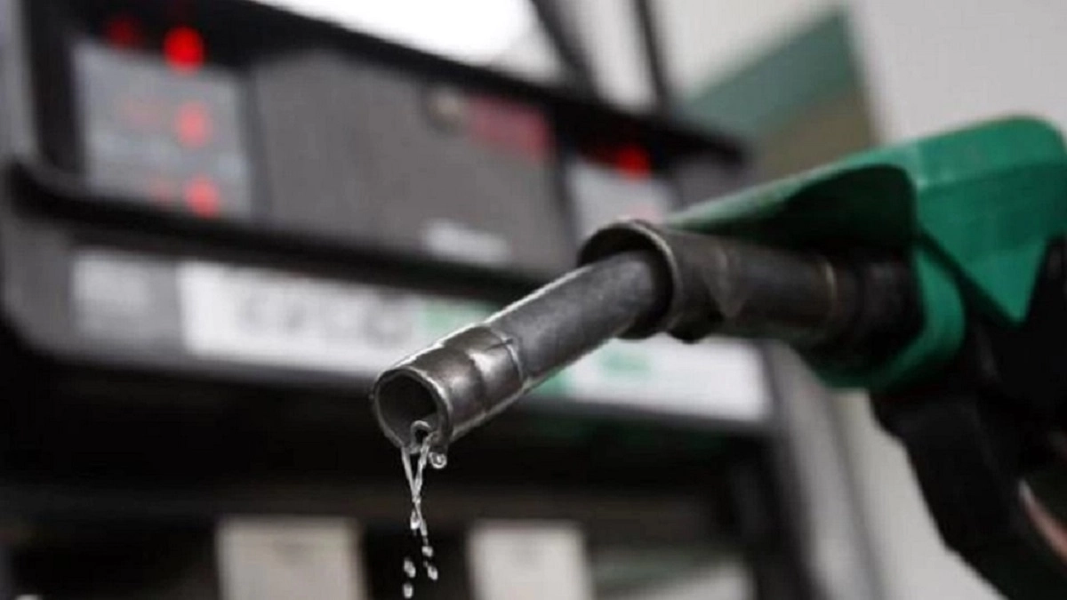 Petrol-Diesel Price Today: मिडिल ईस्ट में बढ़ते तनाव के बीच दिल्ली-मुंबई समेत बड़े शहरों में क्या हैं आज पेट्रोल-डीजल के ताजा रेट? यहां करें चेक