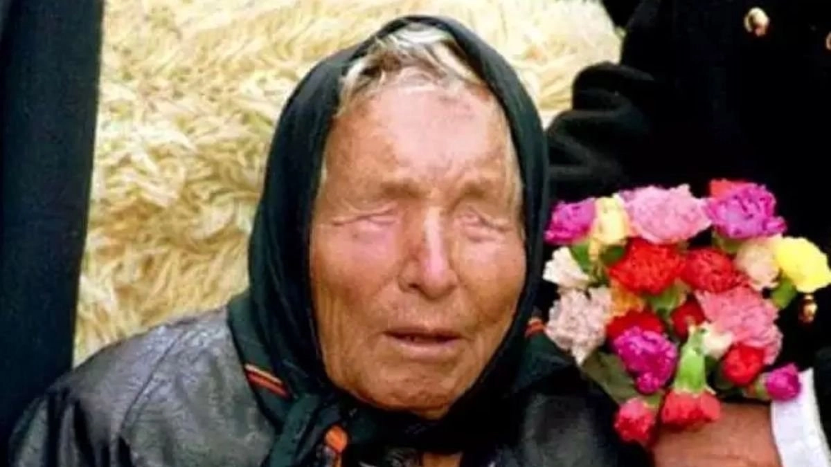 Baba Vanga Predictions: क्या तीसरा विश्व युद्ध शुरू हो रहा है? बाबा वेंगा की 2026 की डरावनी भविष्यवाणी फिर से सुर्खियों में क्यों है? Baba Vanga Predictions: क्या तीसरा विश्व युद्ध शुरू हो रहा है? बाबा वेंगा की 2026 की डरावनी भविष्यवाणी फिर से सुर्खियों में क्यों है?