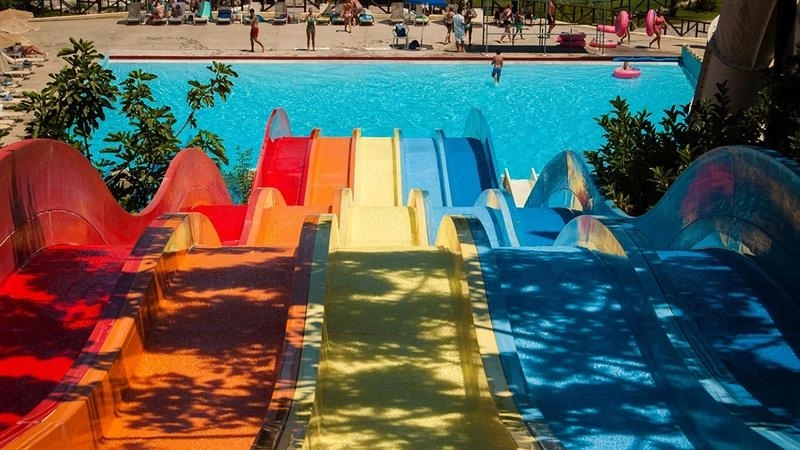 Pune Shocker: वाटर स्लाइड पर फिसली महिला, रीढ़ की हड्डी टूटने से हुई लकवाग्रस्त; एग्री-टूरिज्म सेंटर पर FIR दर्ज