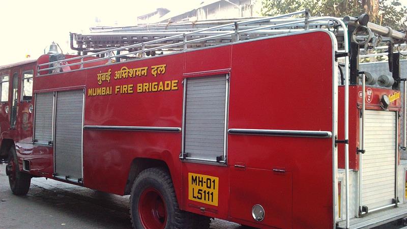 दिल्ली के मालवीय नगर में बड़ा हादसा, रेस्टोरेंट में आग लगने से 4 लोगों की मौत, 3 को सुरक्षित निकाला गया; VIDEO