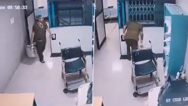 Nashik GMC Lift Tragedy: नासिक के सरकारी मेडिकल कॉलेज में लिफ्ट हादसे में महिला कर्मचारी की मौत, CCTV में कैद घटना, लापरवाही पर उठे सवाल; VIDEO