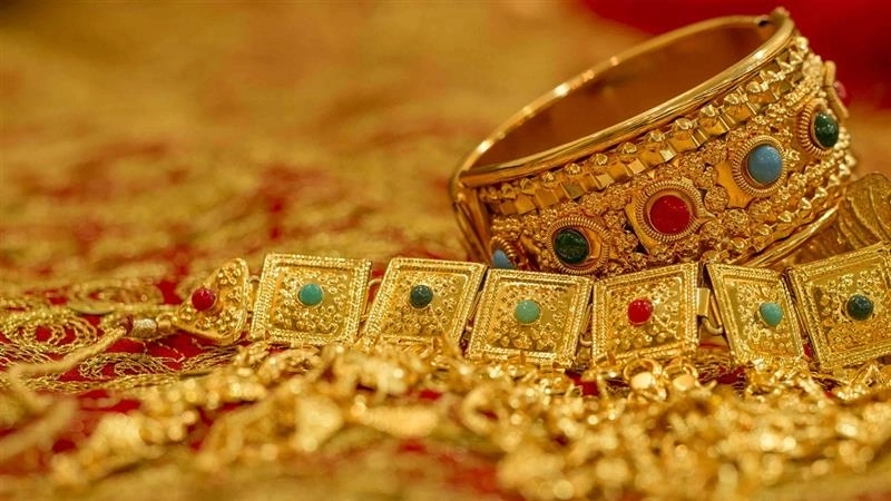 Gold Rate Today, April 12, 2026: शादी के सीजन में सोना खरीदने वालों के लिए बड़ी राहत! गोल्ड की कीमतों में स्थिरता, जानें दिल्ली, मुंबई सहित अन्य राज्यों में आज के ताज़ा रेट