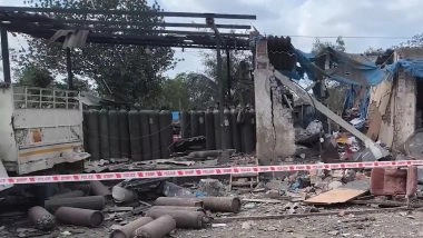 Nitrogen Cylinder Blast: दादरा नगर हवेली में बड़ा हादसा, इंडस्ट्रियल एरिया में नाइट्रोजन गैस सिलेंडर फटने से 4 की मौत, कई घायल; VIDEO