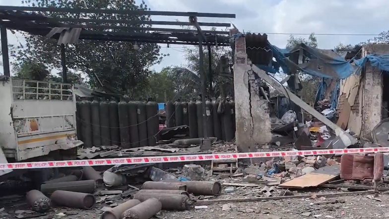Nitrogen Cylinder Blast: दादरा नगर हवेली में बड़ा हादसा, इंडस्ट्रियल एरिया में नाइट्रोजन गैस सिलेंडर फटने से 4 की मौत, कई घायल; VIDEO
