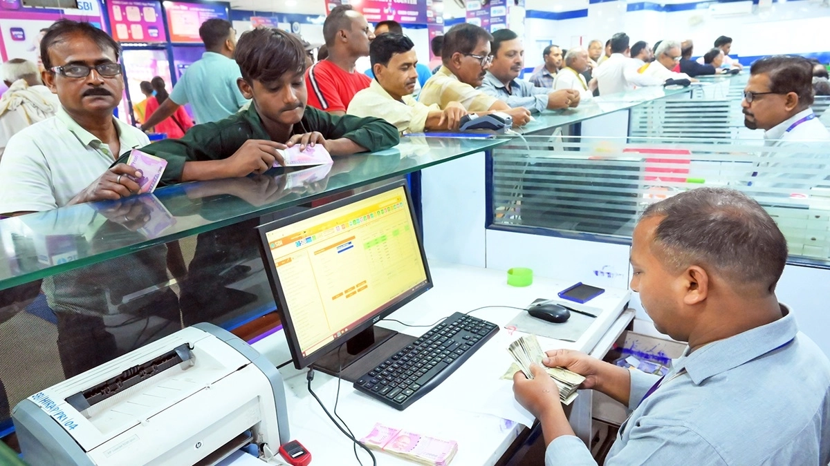 Bank Holiday Today, April 25, 2026: क्या आज बैंक खुले हैं? घर से निकलने से पहले चेक करें RBI की गाइडलाइन