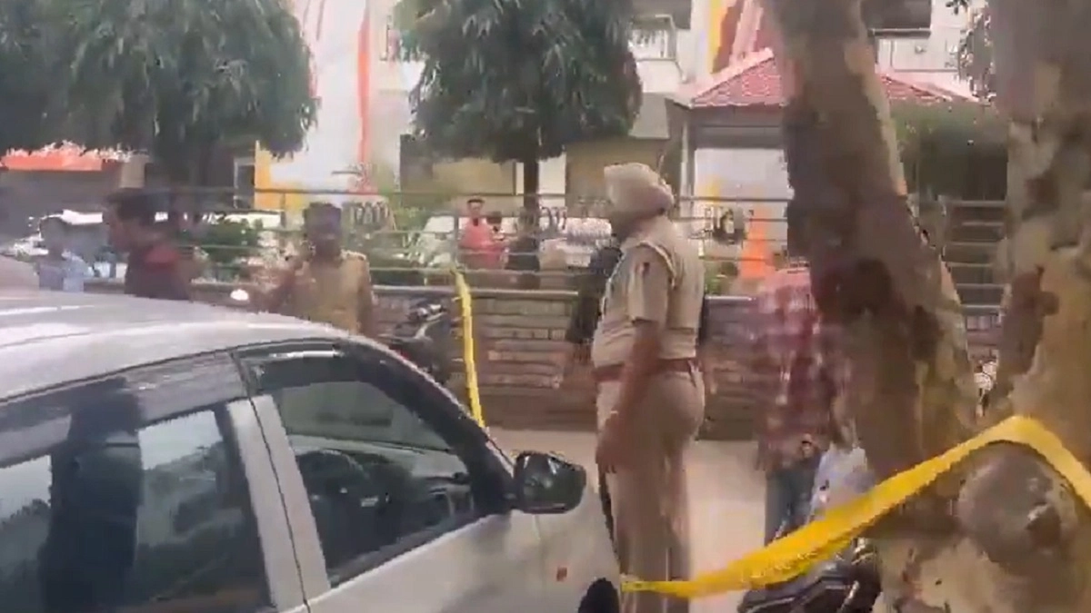 Blast Outside BJP Office In Chandigarh: चंडीगढ़ में बीजेपी दफ्तर के बाहर धमाका, SSP ने बताया देसी सामग्री से किया गया हमला, इलाके में अलर्ट जारी