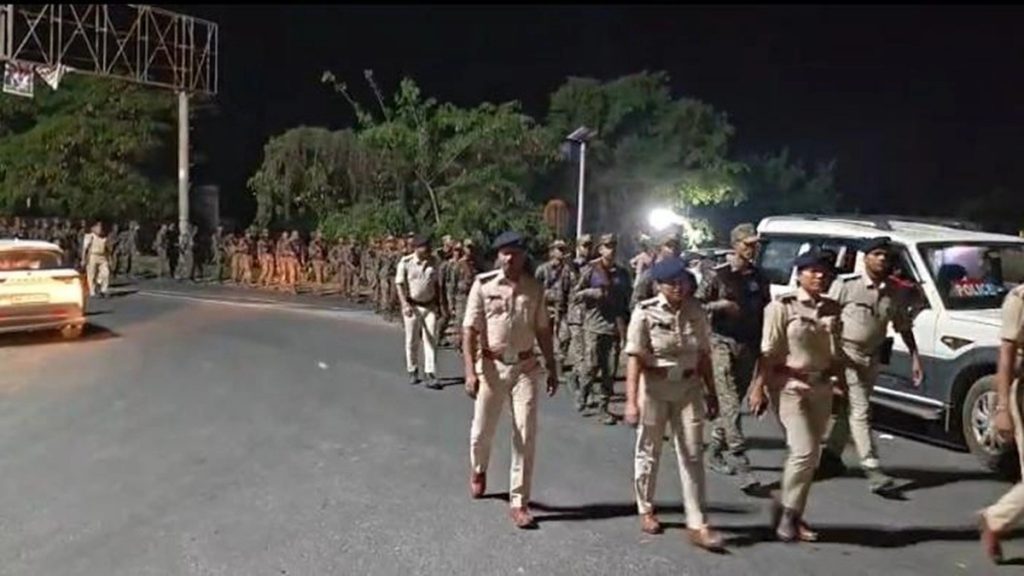 बिहार पुलिस का वायरल वीडियो: सब-इंस्पेक्टर और महिला कांस्टेबल आपत्तिजनक स्थिति में पकड़े गए; दोनों निलंबित