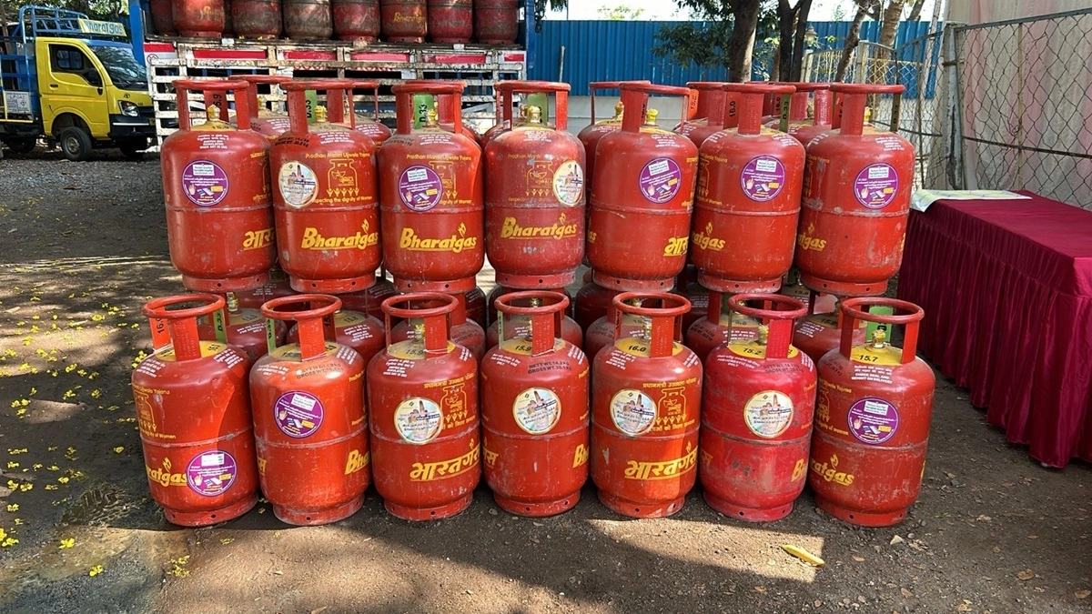 LPG Booking: अमेरिका-ईरान युद्ध के बीच 99 फीसदी तक पहुंची ऑनलाइन एलपीजी बुकिंग, सरकार ने घरेलू आपूर्ति को दी प्राथमिकता