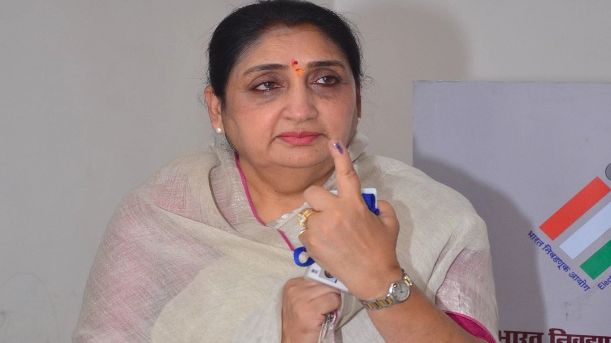 Baramati Assembly By-Election 2026: भावुक अपील के साथ सुनेत्रा पवार ने डाला वोट, कहा- 'दादा' के विकास कार्यों का फल देगी जनता (Watch Videos)