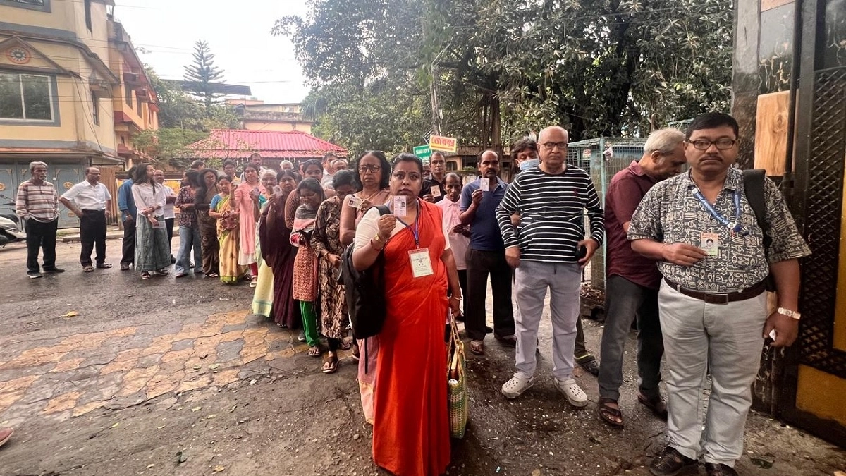 Assembly Elections 2026: तमिलनाडु की सभी सीटों और पश्चिम बंगाल के पहले चरण के लिए मतदान शुरू, सुरक्षा के कड़े इंतजाम