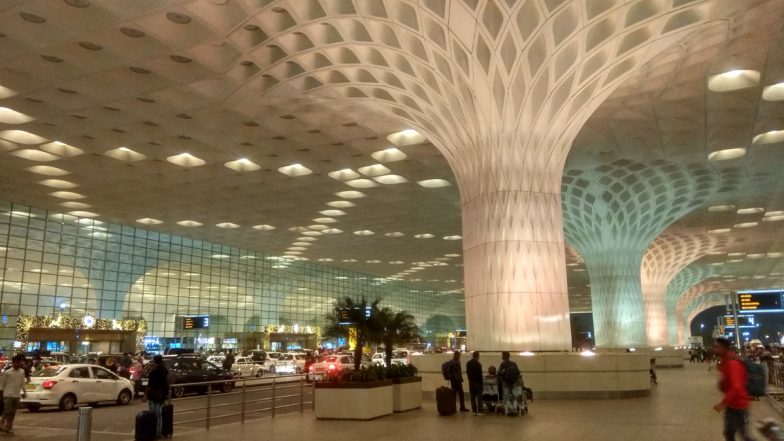 Mumbai Airport: मुंबई इंटरनेशनल एयरपोर्ट पर 7 मई को 6 घंटे के लिए उड़ानें रहेंगी बंद, मानसून से पहले रनवे का होना है मरम्मत