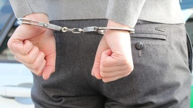 Mumbai Police Officer Arrested: मुंबई में शर्मनाक वारदात, नाबालिग बच्ची से छेड़छाड़ के आरोप में पुलिस अधिकारी गिरफ्तार