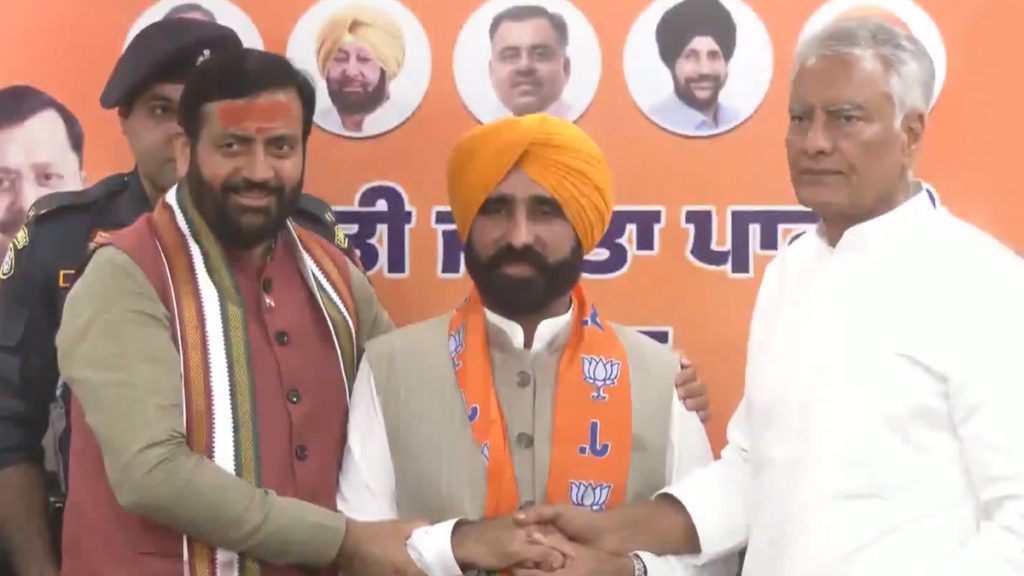 पंजाब में 'AAP' को बड़ा झटका, सीएम भगवंत मान के भाई ज्ञान सिंह मान बीजेपी में शामिल; VIDEO
