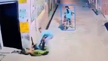 Etah Crime News: यूपी के एटा में महिला के हौसले को सलाम, 23 मिनट तक बदमाशों से भिड़ी; VIDEO वायरल होने के बाद दो आरोपी गिरफ्तार