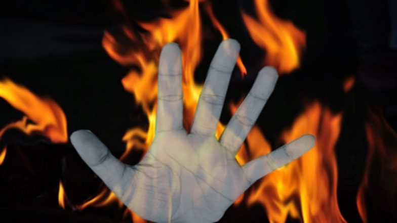 उत्तर प्रदेश में चौंकाने वाली घटना: सिद्धार्थनगर में अवैध संबंध का खुलासा होने के बाद महिला और उसके प्रेमी ने पति को आग लगाई; गिरफ्तार