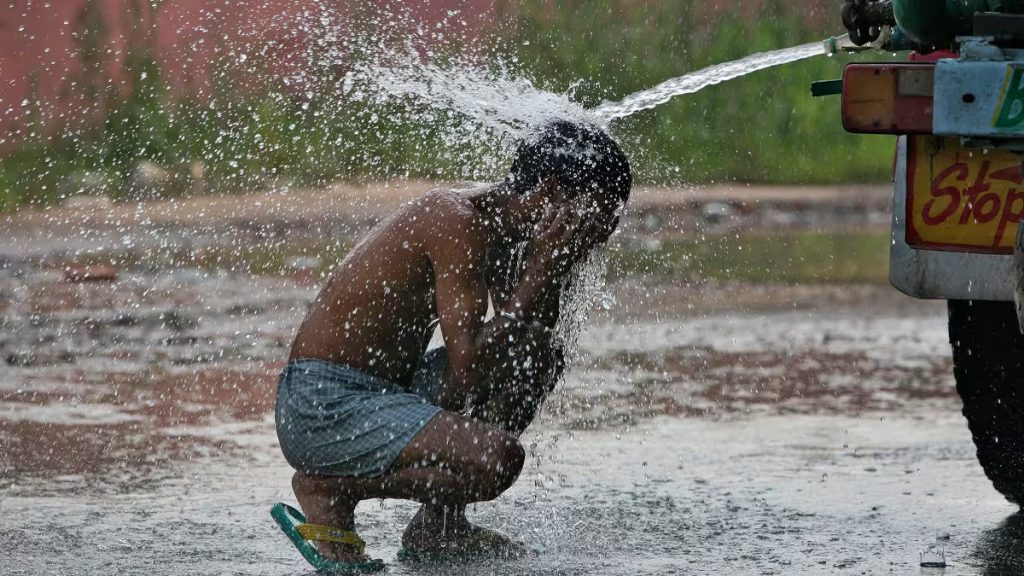 भीषण गर्मी के बीच देश का आज कैसा रहेगा मौसम? IMD से जानें दिल्ली, मुंबई सहित अन्य राज्यों का वेदर अपडेट