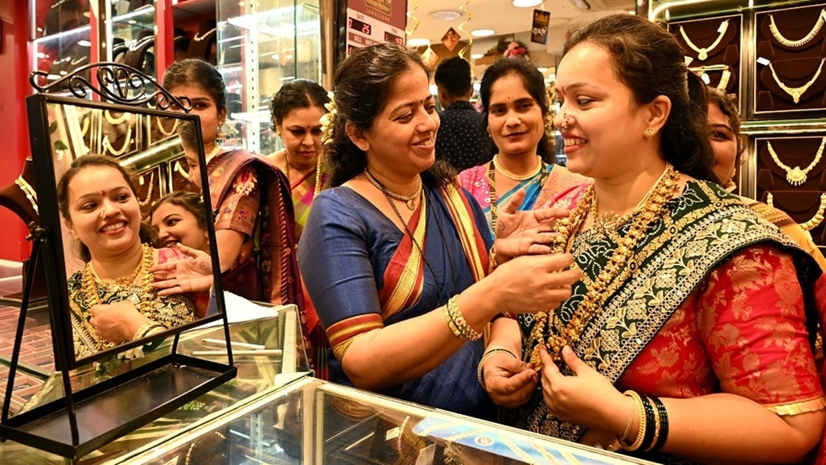 Gold Rate Today, May 7, 2026: सोने की कीमतों में मामूली उछाल, ₹1.52 लाख के पार पहुंचा 24 कैरेट गोल्ड; जानें अपने शहर का भाव