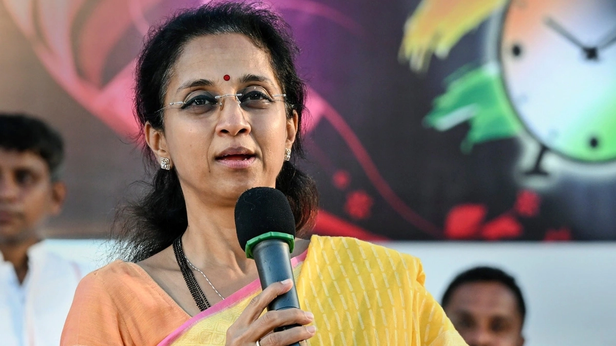 Supriya Sule Accident: मुंबई-पुणे एक्सप्रेसवे पर सुप्रिया सुले की कार को तेज रफ्तार वाहन ने मारी टक्कर, बाल-बाल बचीं सांसद; X पर साझा की हादसे की जानकारी
