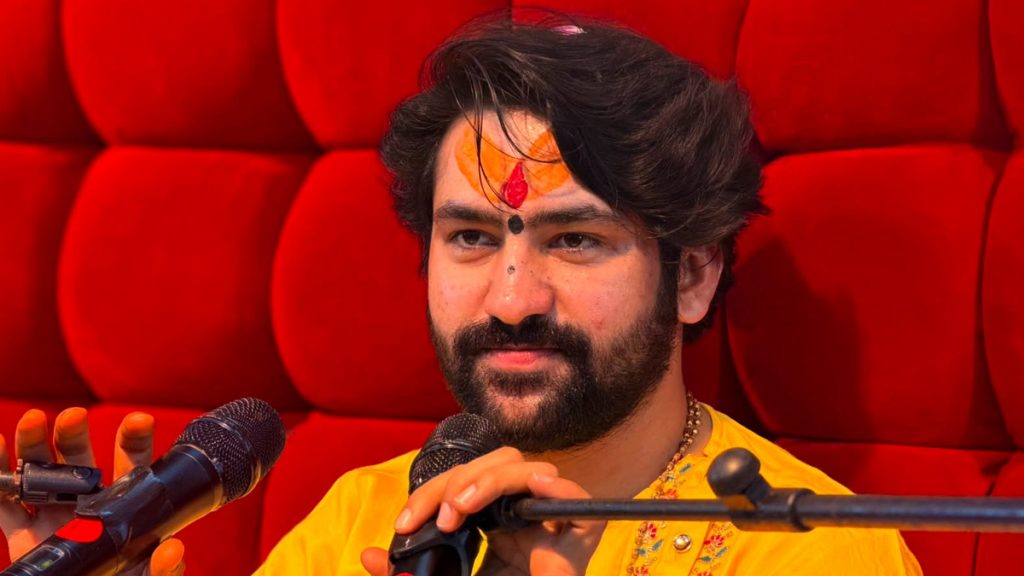अयोध्या राम मंदिर चढ़ावा चोरी मामले पर भड़के बाबा बागेश्वर, कहा- इन्होंने करोड़ों श्रद्धालुओं की आस्था चुरा ली'; VIDEO