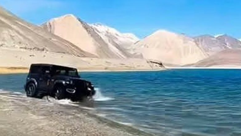 Pangong Lake Off-Roading: लद्दाख में हुड़दंग मचाने वाले पर्यटकों पर बड़ी कार्रवाई; पैंगोंग झील में स्टंट और तिब्बती चिंकारा को दौड़ाने पर ₹2 लाख का जुर्माना, गाड़ियां जब्त