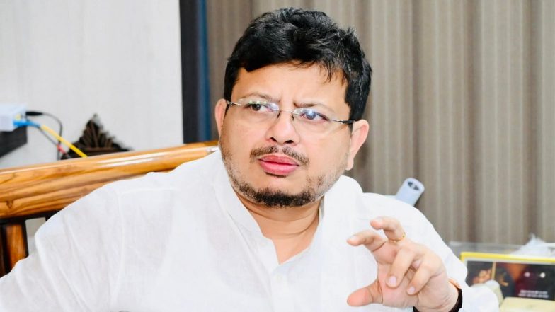 TMC बनाम TMC: ऋतब्रत बनर्जी 59 तृणमूल कांग्रेस विधायकों के समर्थन पत्रों के साथ पश्चिम बंगाल विधानसभा पहुंचे (वीडियो देखें)