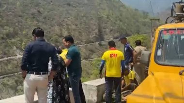 Uttarakhand Road Accident: उत्तराखंड के देवप्रयाग में भीषण सड़क हादसा, 200 मीटर गहरी खाई में गिरा वाहन; राजस्थान के 3 लोगों की मौत, 5 लापता (Watch Video)