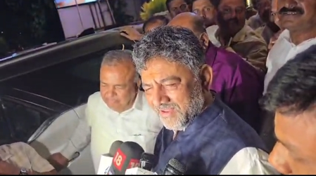 Karnataka Politics: कर्नाटक कांग्रेस का इस्तीफा विवाद सुलझने के आसार; सीएम डीके शिवकुमार और नाराज मंत्री रामलिंगा रेड्डी के बीच देर रात हुई लंबी बैठक