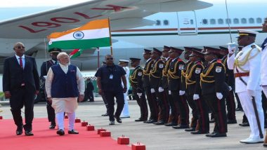 PM Modi Seychelles Visit: सेशेल्स पहुंचे पीएम मोदी, राष्ट्रपति पैट्रिक हर्मिनी ने किया गर्मजोशी से स्वागत (Watch Video)
