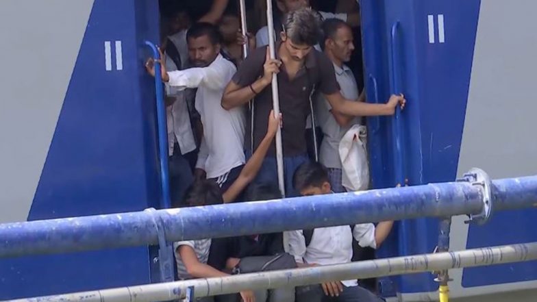 पटना: जंक्शन पर भारी भीड़, परीक्षा देने वाले उम्मीदवारों को ट्रेन में चढ़ने में हुई परेशानी; कई उम्मीदवार बिहार पुलिस कॉन्स्टेबल की परीक्षा में शामिल नहीं हो पाए (वीडियो देखें)