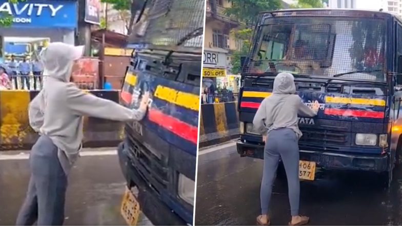 Mumbai CJP Protest Viral Video: पुलिस वैन के आगे सीना तानकर खड़ी हुई महिला; मुंबई में विरोध प्रदर्शन के दौरान 'रिया अहीर' का वीडियो वायरल
