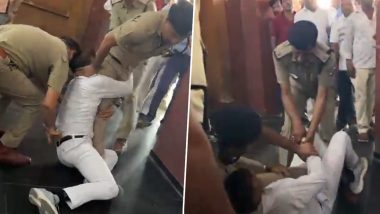 Agra Cantt Viral Video: आगरा कैंट स्टेशन पर ट्रेन रोकने को लेकर विवाद के बाद डिप्टी स्टेशन सुपरिटेंडेंट से मारपीट का मामला, RPF के 5 जवान निलंबित