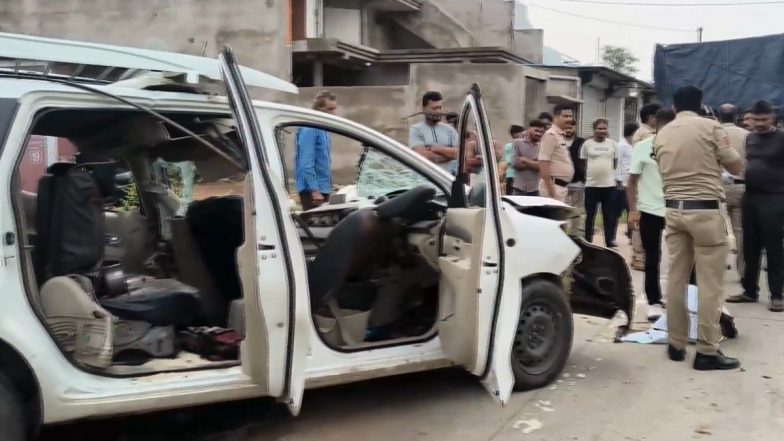 Madhya Pradesh Accident: उमरिया में एनएच-43 पर भीषण सड़क हादसा, खड़ी कार में घुसी तेज रफ्तार गाड़ी; 4 लोगों की मौत, 1 की हालत गंभीर