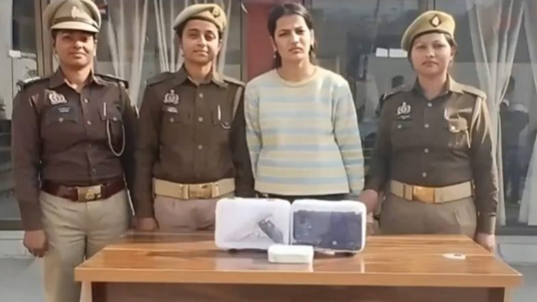 Who Is Anshika Singh? गोरखपुर हनीट्रैप कांड में 150 से ज्यादा लोग फंसे, पुलिसकर्मी भी बने शिकार; आरोपी अंशिका पर गैंगस्टर एक्ट लागू, जानें कौन है यह शातिर महिला
