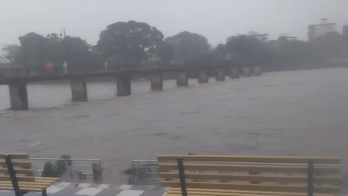 Kalyan Flood Alert: कल्याण में बाढ़ का हाई अलर्ट, खतरे के निशान के बेहद करीब पहुंची उल्हास नदी; मूसलाधार बारिश और हाई टाइड ने बढ़ाई प्रशासन की चिंता