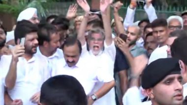 Congress Protest On NEET Paper Leak: हाथों में पट्टी बांधकर 7 लोक कल्याण मार्ग पहुंचे पवन खेड़ा; छात्रों पर कार्रवाई के खिलाफ कांग्रेस का विरोध प्रदर्शन तेज