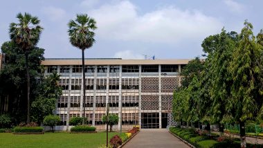 IIT बॉम्बे में आवारा पशुओं को खाना खिलाने के लिए तय किए गए 19 स्थान; नियमों का उल्लंघन करने पर लगेगा ₹25,000 तक का जुर्माना