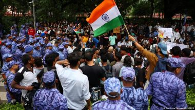 संसद मार्च पर आमादा 'कॉकरोच', पुलिस ने बंद किए रास्ते