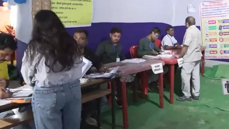 Assembly By-Elections 2026: बांकीपुर, दतिया और मांजलपुर विधानसभा सीटों पर उपचुनाव के लिए मतदान शुरू; कड़ी सुरक्षा व्यवस्था लागू