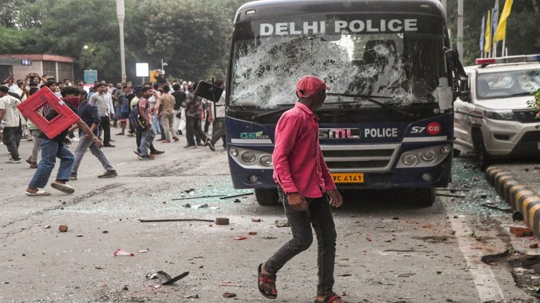 Delhi CJP Protest: जंतर-मंतर के 1.5 किमी दायरे में मोबाइल इंटरनेट बंद, प्रदर्शन के बीच सुरक्षा कड़ी