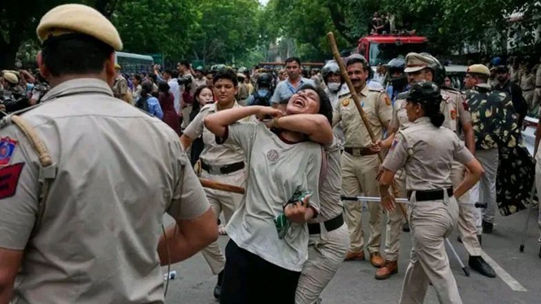 Supreme Court On CJP Protest: 'हमारा समय बर्बाद न करें'; दिल्ली में प्रदर्शनकारी छात्रों पर पुलिस कार्रवाई के खिलाफ याचिका पर जल्द सुनवाई से सुप्रीम कोर्ट का इनकार